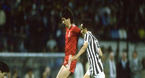 هدف رمضاني (6).. بلاتيني يسجل هدف الشامبيونز في ليلة مأساة هيسيل.. فيديو